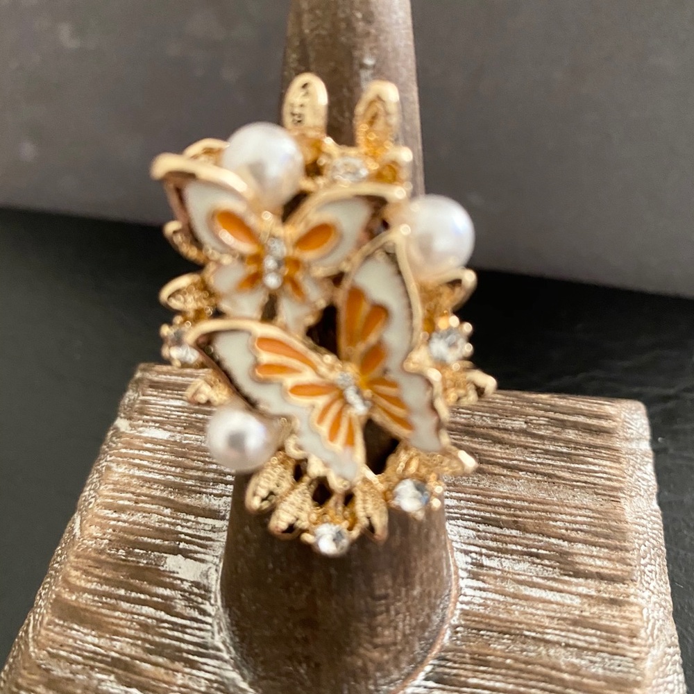 💖 Size 6 1/2 Butterfly Pearl Crystal Ring NEW - Picture 1 of 4